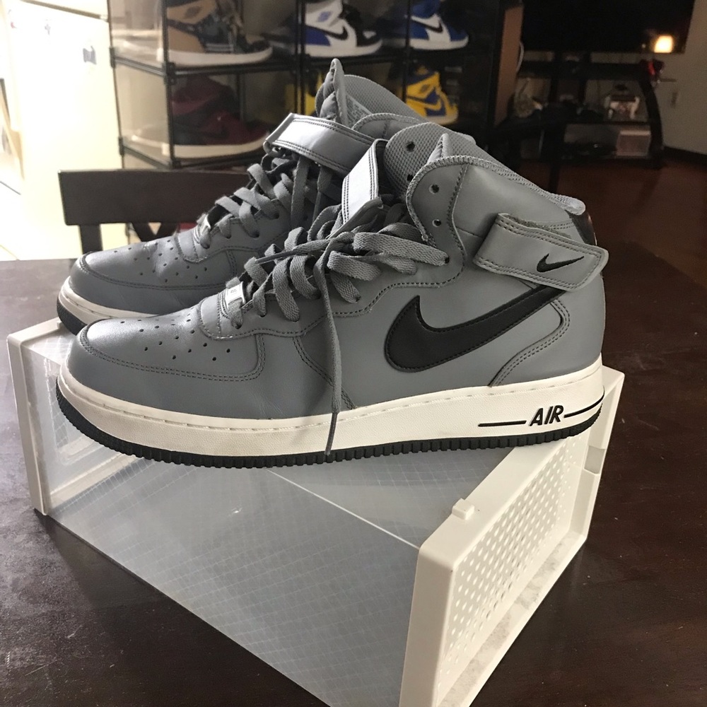 Nike AF 1 Mids